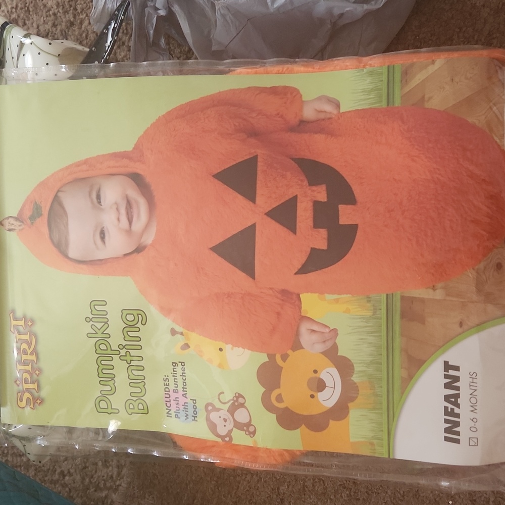 Infant pumpkin costume